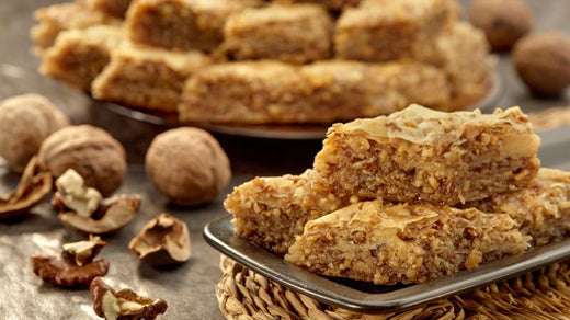 Crispy cookies filled with a generous amount of hazelnuts, offering a rich flavor.